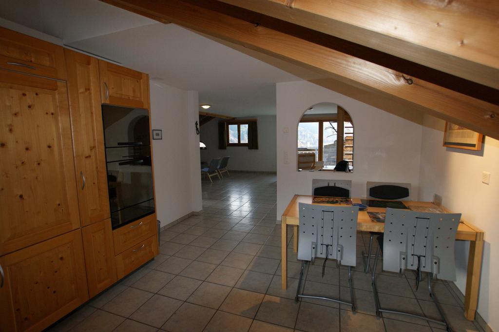 Gotschnablick Apartment Klosters Phòng bức ảnh